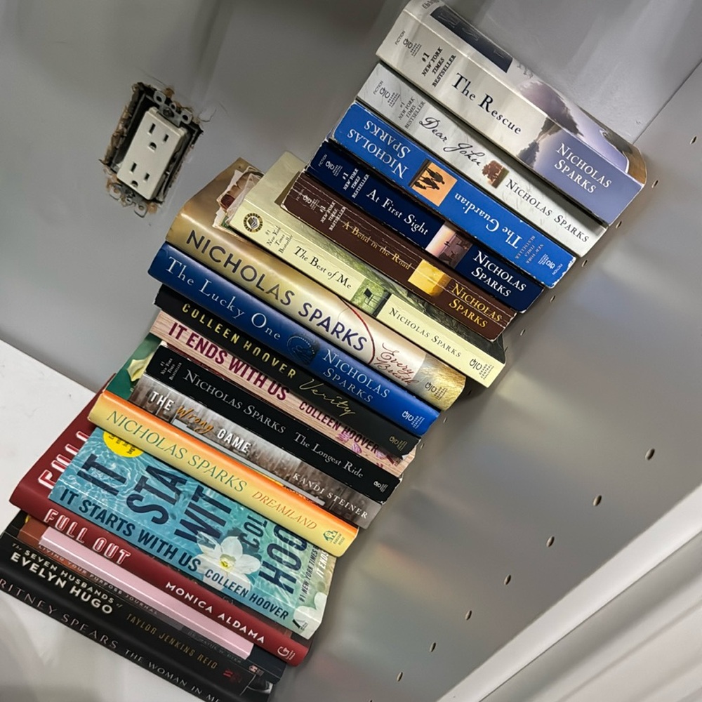 Books! - Picture 1 of 1